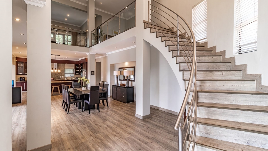 5 Bedroom Property for Sale in Greenstone Hill Gauteng