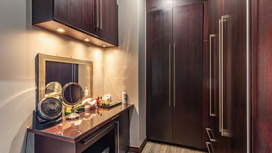 5 Bedroom Property for Sale in Greenstone Hill Gauteng