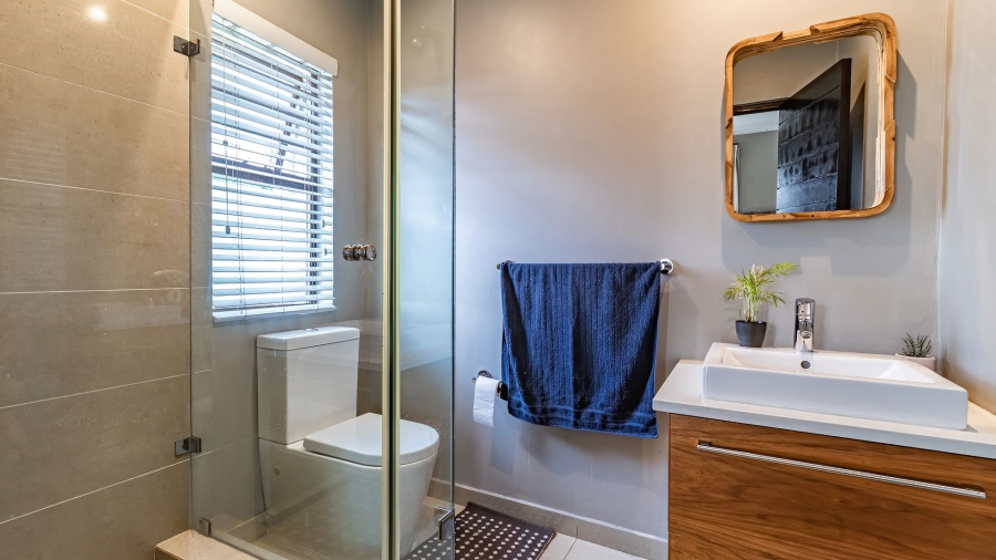 5 Bedroom Property for Sale in Greenstone Hill Gauteng