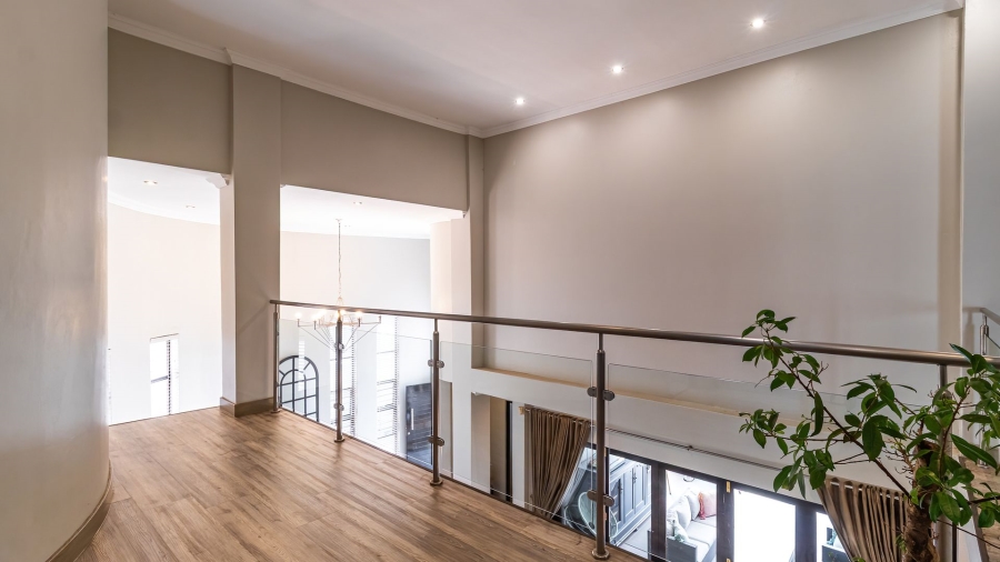 5 Bedroom Property for Sale in Greenstone Hill Gauteng