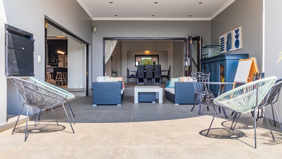 5 Bedroom Property for Sale in Greenstone Hill Gauteng