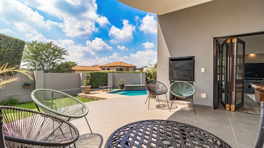 5 Bedroom Property for Sale in Greenstone Hill Gauteng