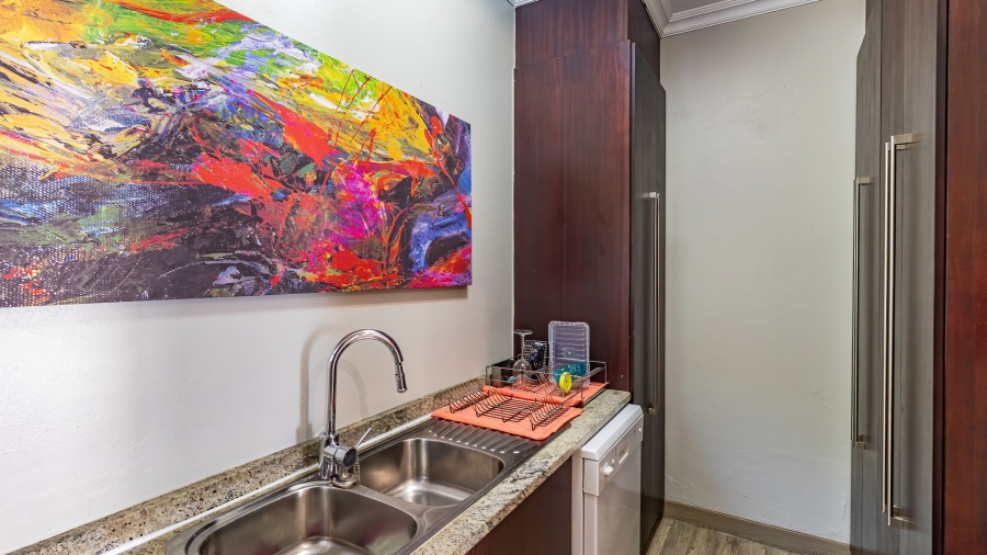 5 Bedroom Property for Sale in Greenstone Hill Gauteng