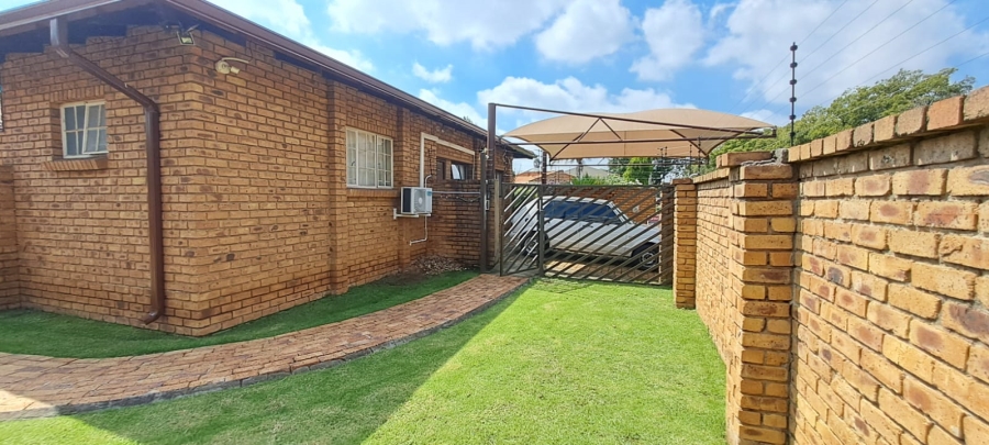 3 Bedroom Property for Sale in Sunward Park Gauteng
