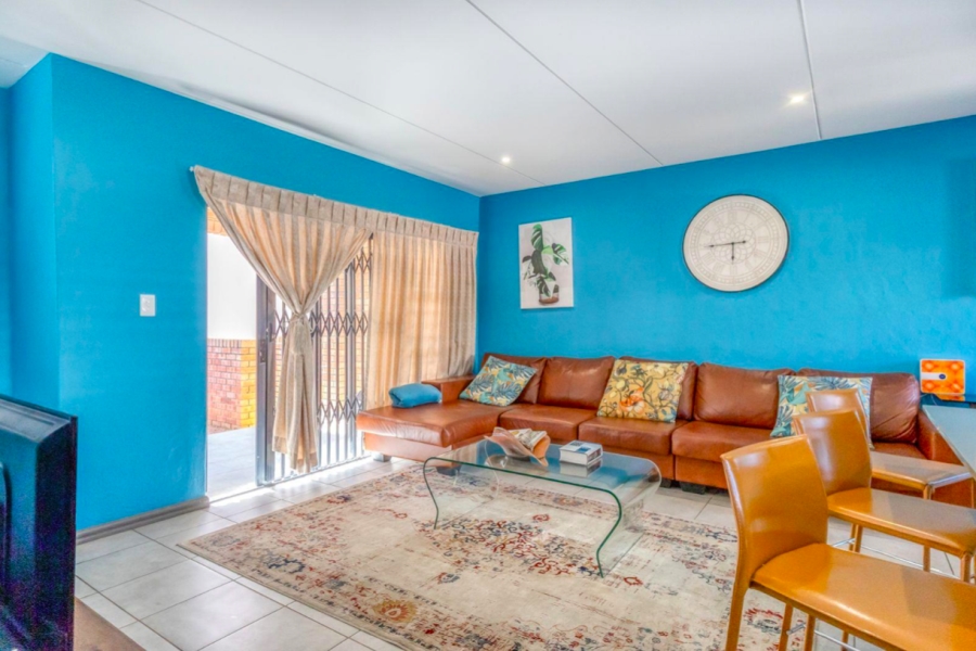 To Let 3 Bedroom Property for Rent in Bromhof Gauteng