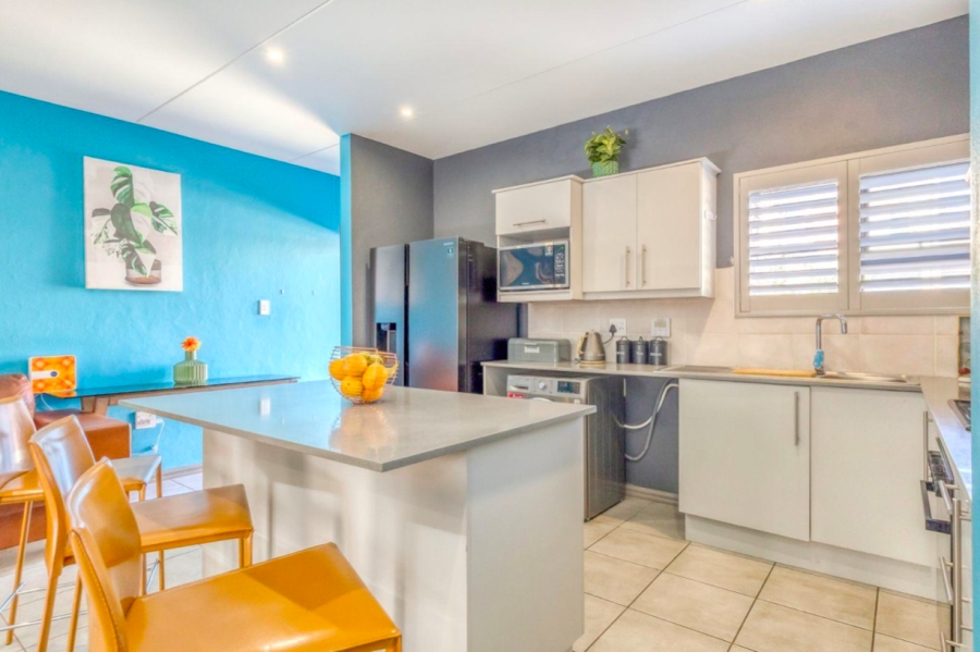 To Let 3 Bedroom Property for Rent in Bromhof Gauteng