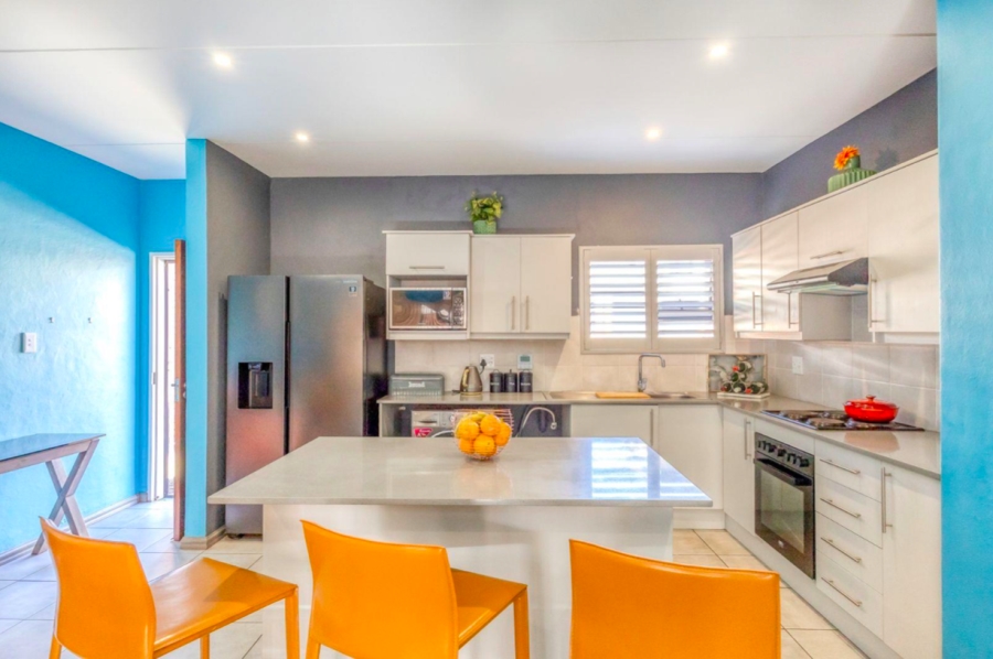 To Let 3 Bedroom Property for Rent in Bromhof Gauteng