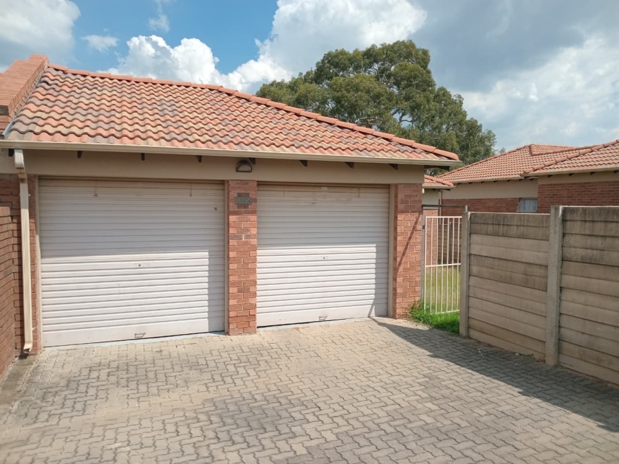 3 Bedroom Property for Sale in Thatch Hill Estate Gauteng