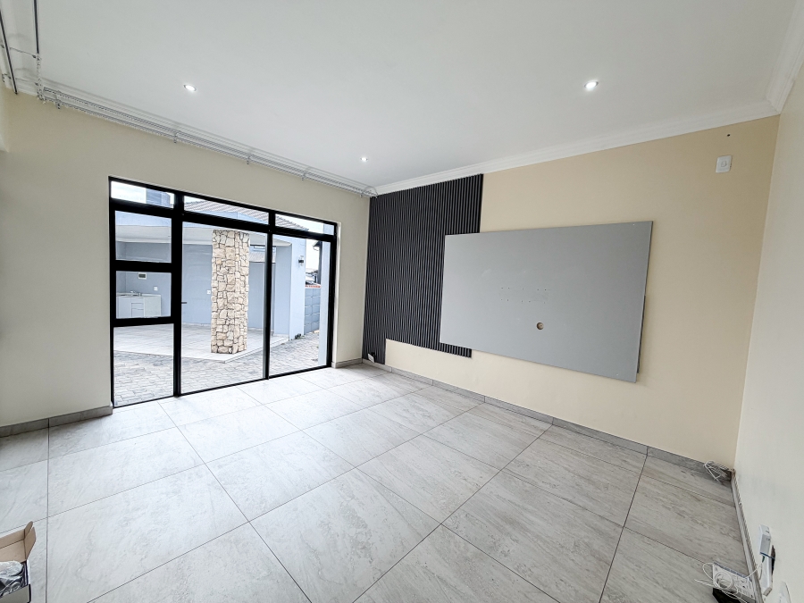 5 Bedroom Property for Sale in Six Fountains Residential Estate Gauteng