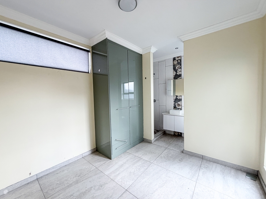 5 Bedroom Property for Sale in Six Fountains Residential Estate Gauteng