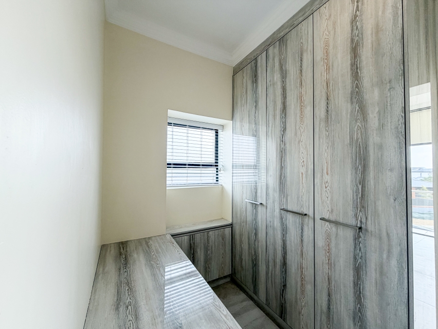 5 Bedroom Property for Sale in Six Fountains Residential Estate Gauteng