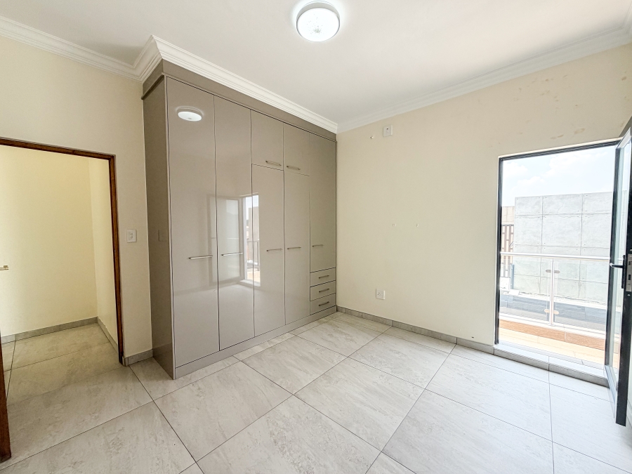 5 Bedroom Property for Sale in Six Fountains Residential Estate Gauteng