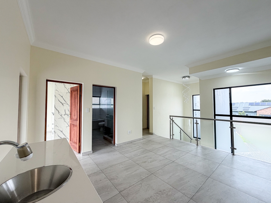 5 Bedroom Property for Sale in Six Fountains Residential Estate Gauteng