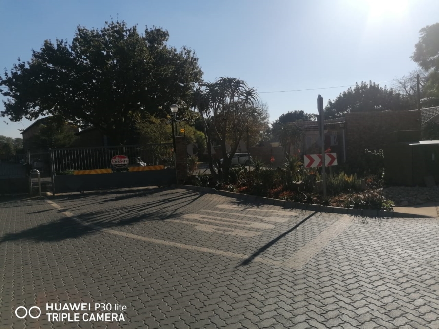 To Let 2 Bedroom Property for Rent in Die Wilgers Gauteng