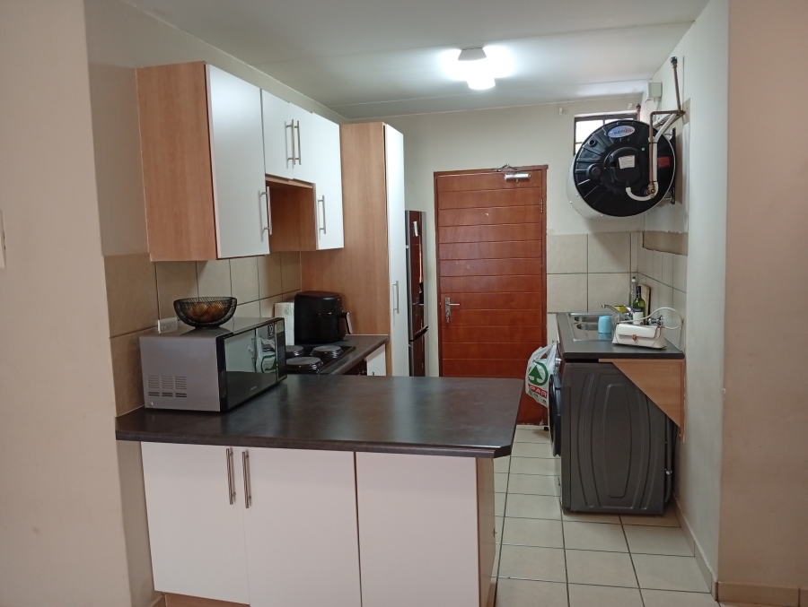 2 Bedroom Property for Sale in Die Wilgers Gauteng