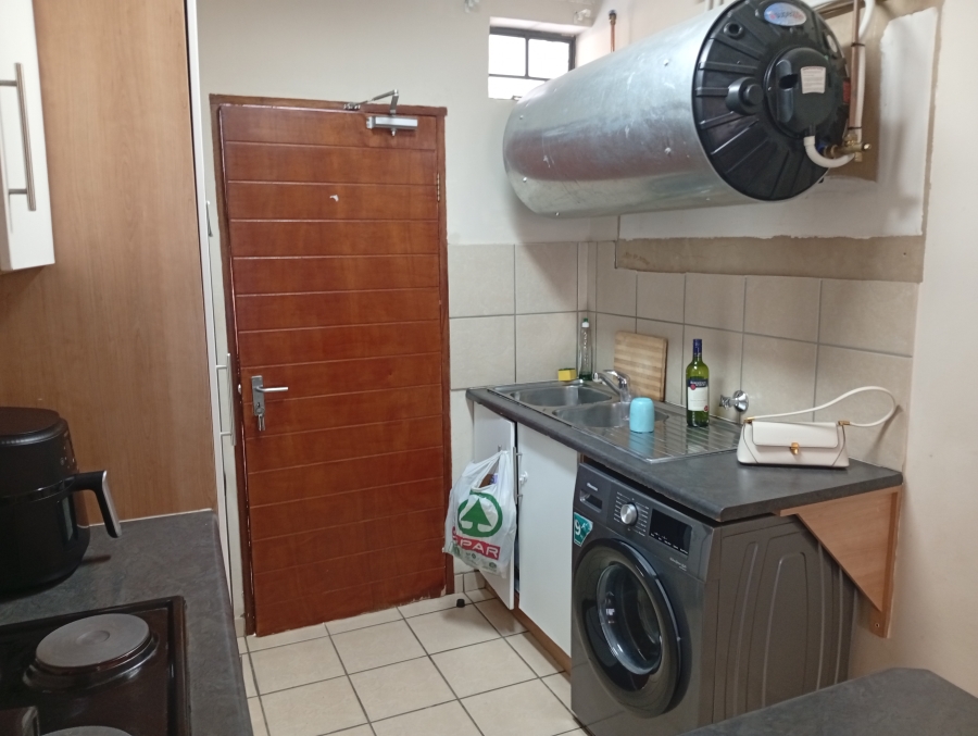 2 Bedroom Property for Sale in Die Wilgers Gauteng