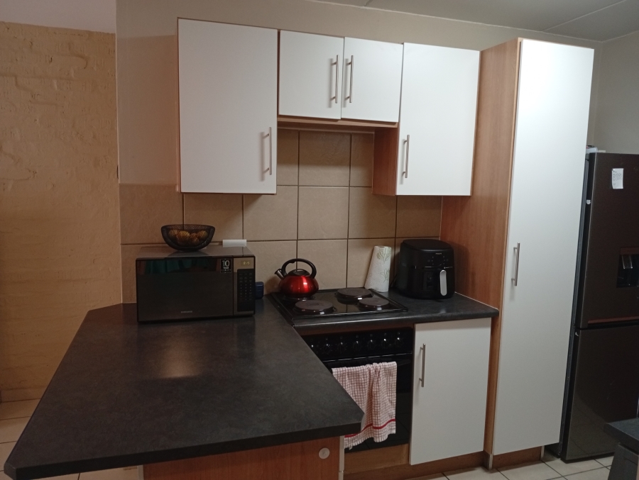 2 Bedroom Property for Sale in Die Wilgers Gauteng