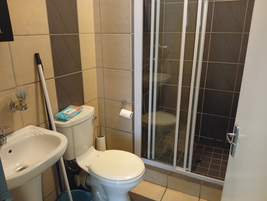 2 Bedroom Property for Sale in Die Wilgers Gauteng