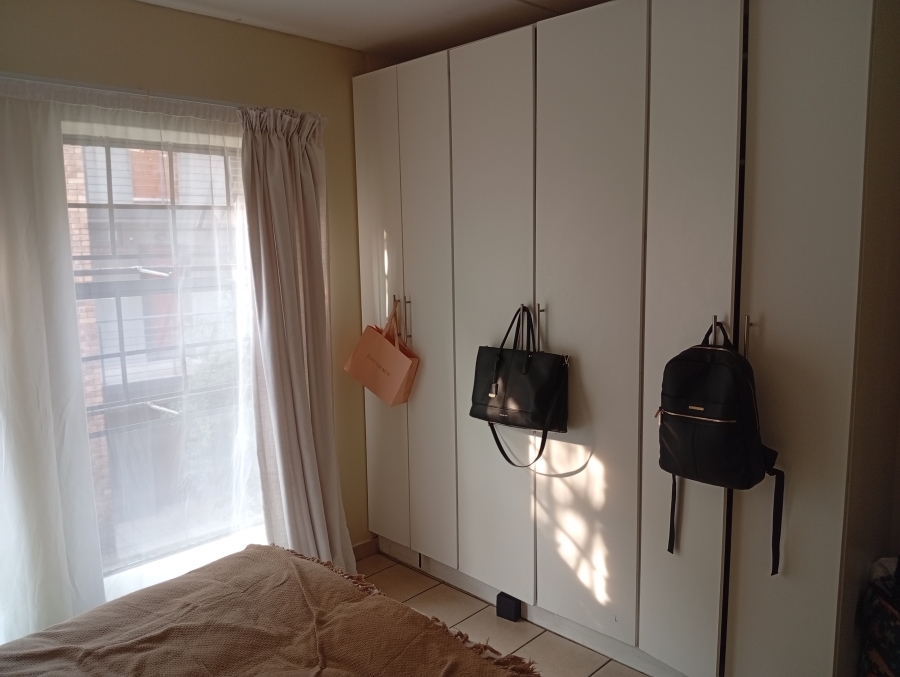 2 Bedroom Property for Sale in Die Wilgers Gauteng