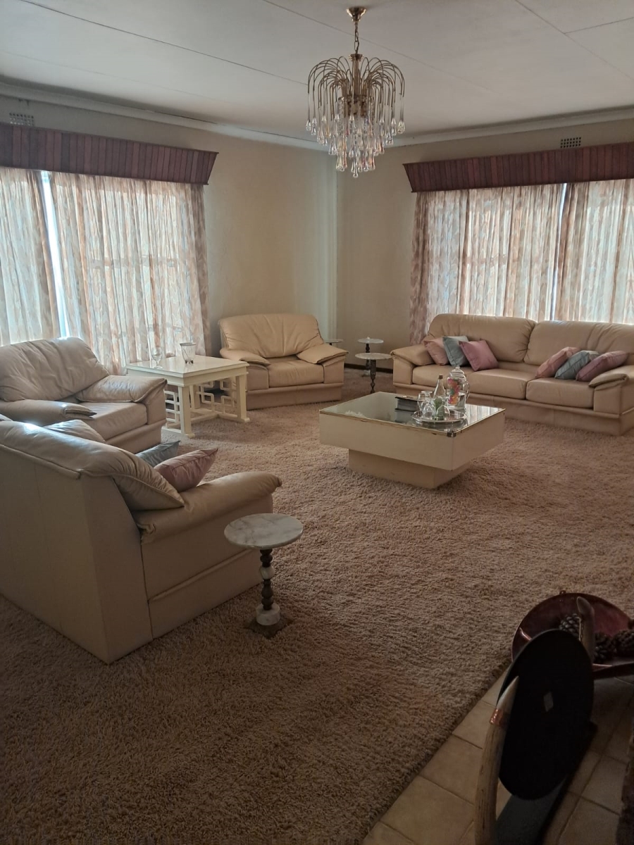 Commercial Property for Sale in Knoppieslaagte Gauteng