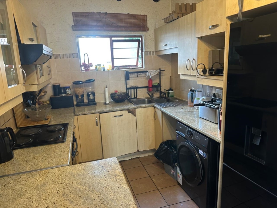 To Let 2 Bedroom Property for Rent in Paulshof Gauteng