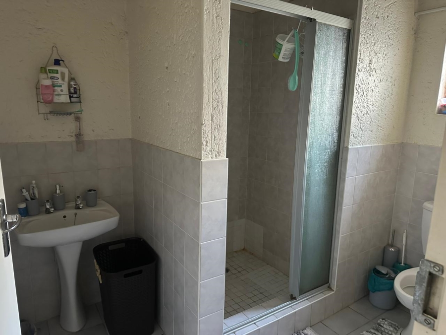 To Let 2 Bedroom Property for Rent in Paulshof Gauteng