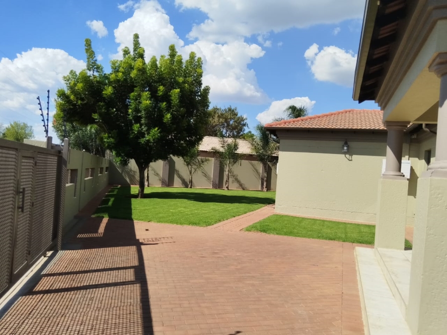 4 Bedroom Property for Sale in Crystal Park Gauteng