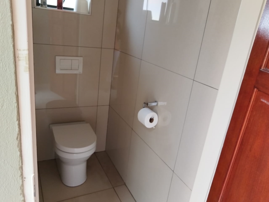 4 Bedroom Property for Sale in Crystal Park Gauteng