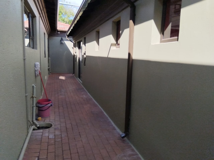 4 Bedroom Property for Sale in Crystal Park Gauteng