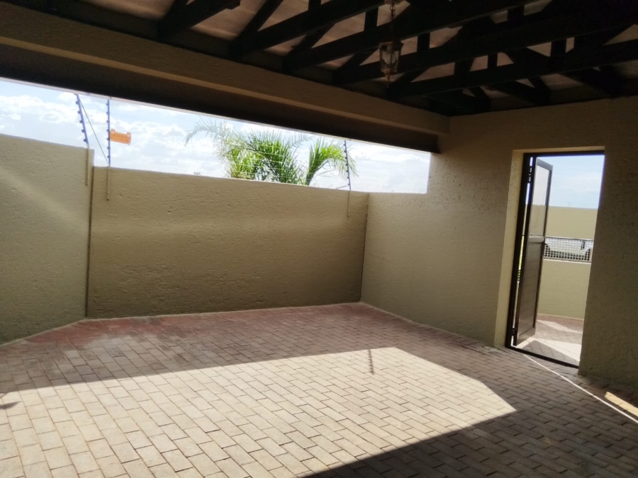 4 Bedroom Property for Sale in Crystal Park Gauteng