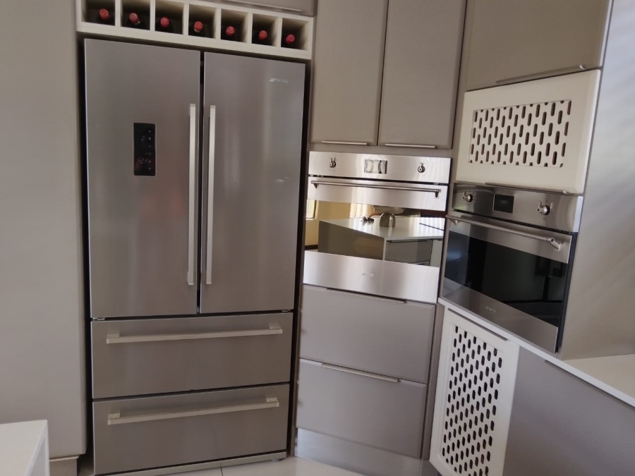 4 Bedroom Property for Sale in Crystal Park Gauteng