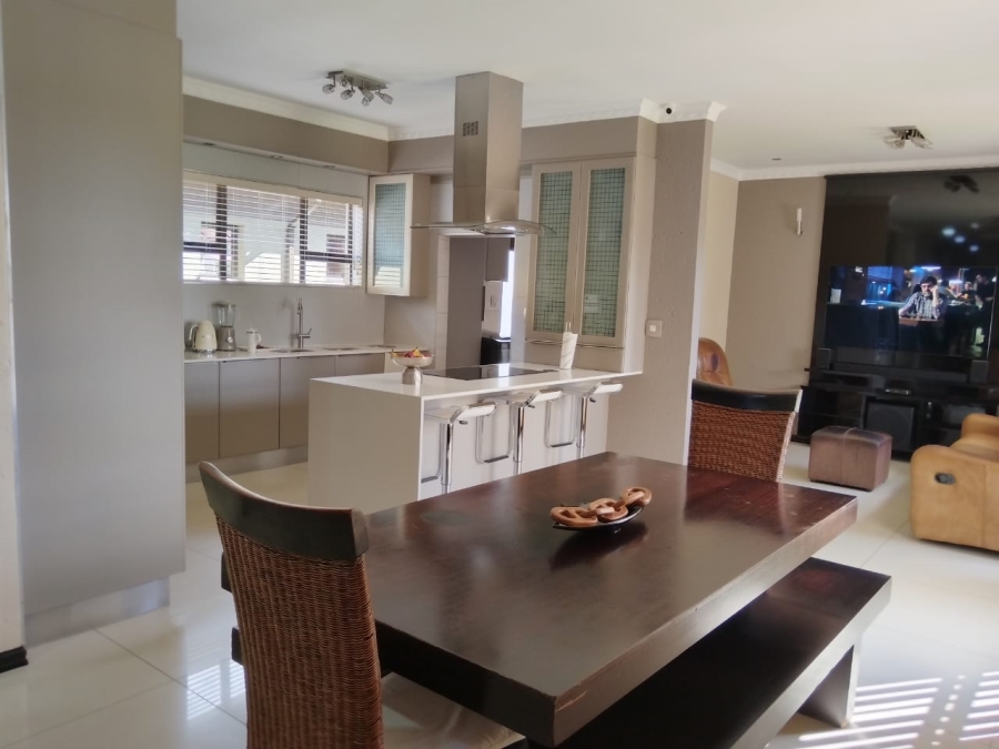 4 Bedroom Property for Sale in Crystal Park Gauteng