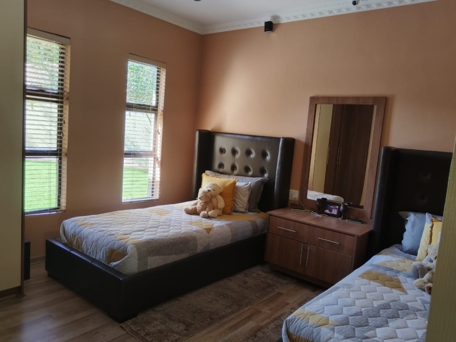 4 Bedroom Property for Sale in Crystal Park Gauteng