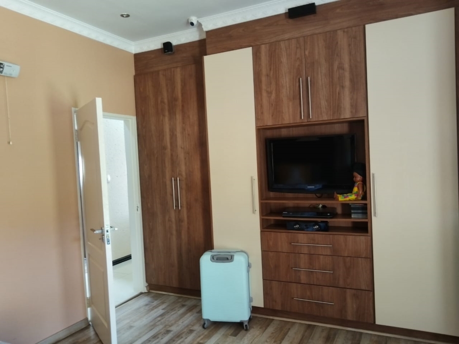 4 Bedroom Property for Sale in Crystal Park Gauteng