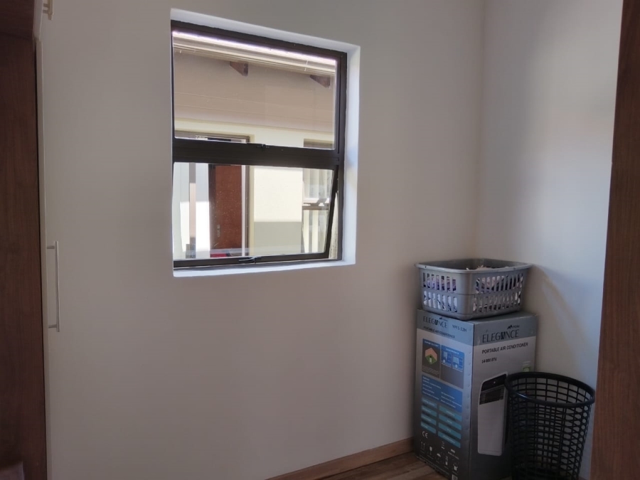 4 Bedroom Property for Sale in Crystal Park Gauteng