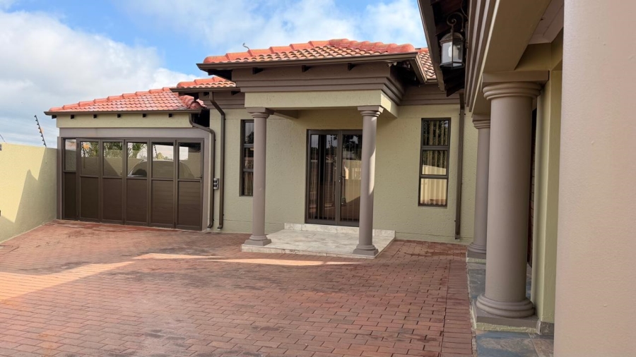 4 Bedroom Property for Sale in Crystal Park Gauteng