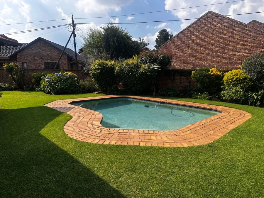 3 Bedroom Property for Sale in Sunward Park Gauteng