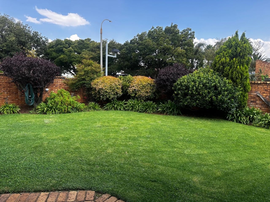 3 Bedroom Property for Sale in Sunward Park Gauteng