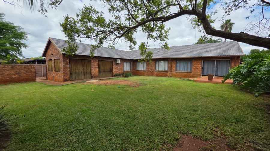 5 Bedroom Property for Sale in Doornpoort Gauteng
