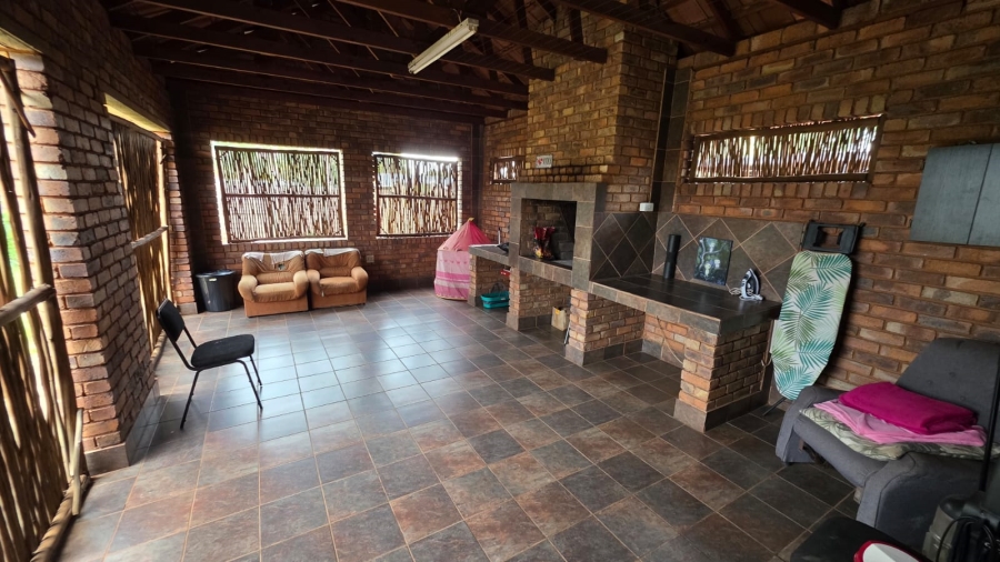 5 Bedroom Property for Sale in Doornpoort Gauteng