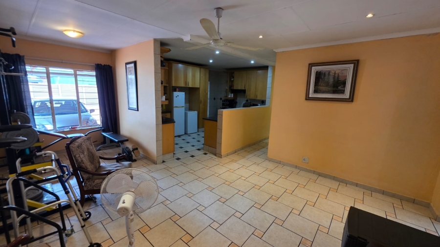 5 Bedroom Property for Sale in Doornpoort Gauteng