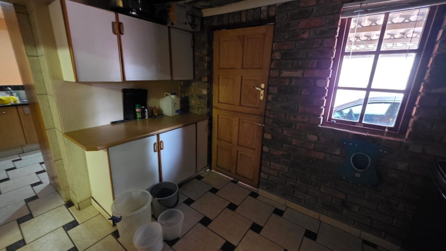 5 Bedroom Property for Sale in Doornpoort Gauteng