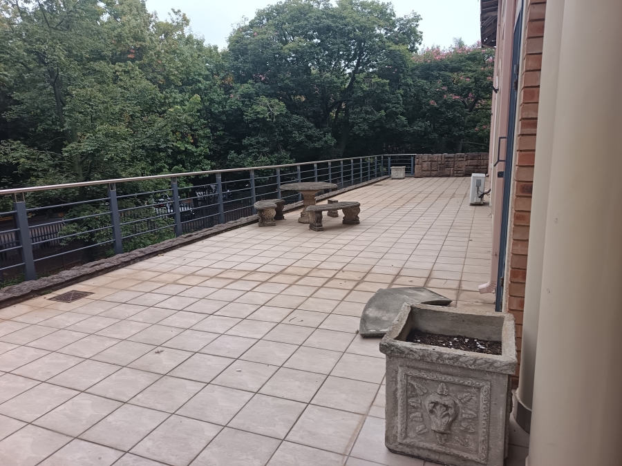 To Let commercial Property for Rent in Bedfordview Gauteng