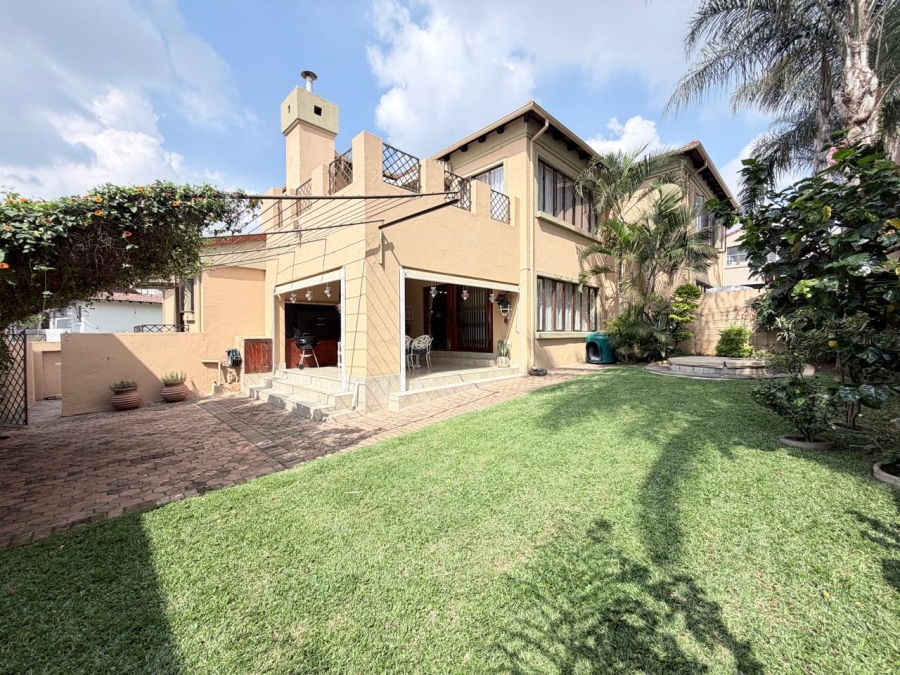4 Bedroom Property for Sale in Featherbrooke Estate Gauteng