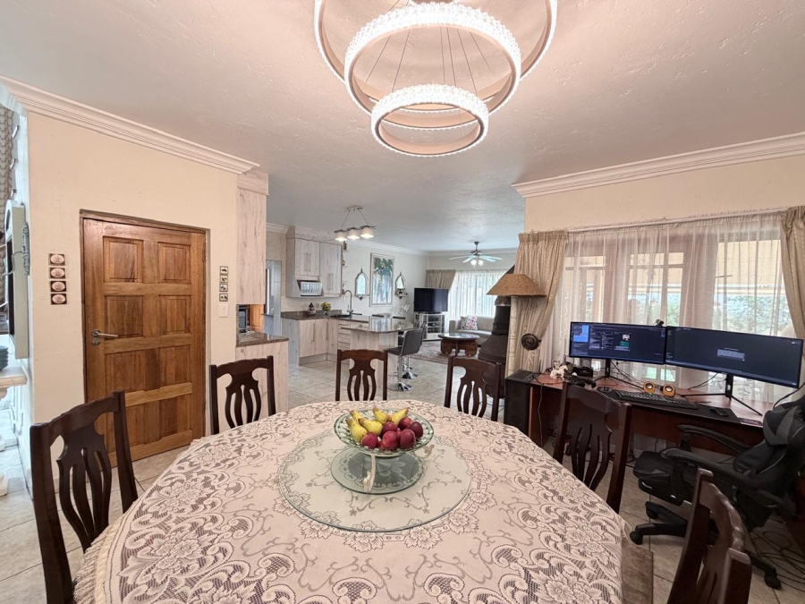 4 Bedroom Property for Sale in Featherbrooke Estate Gauteng