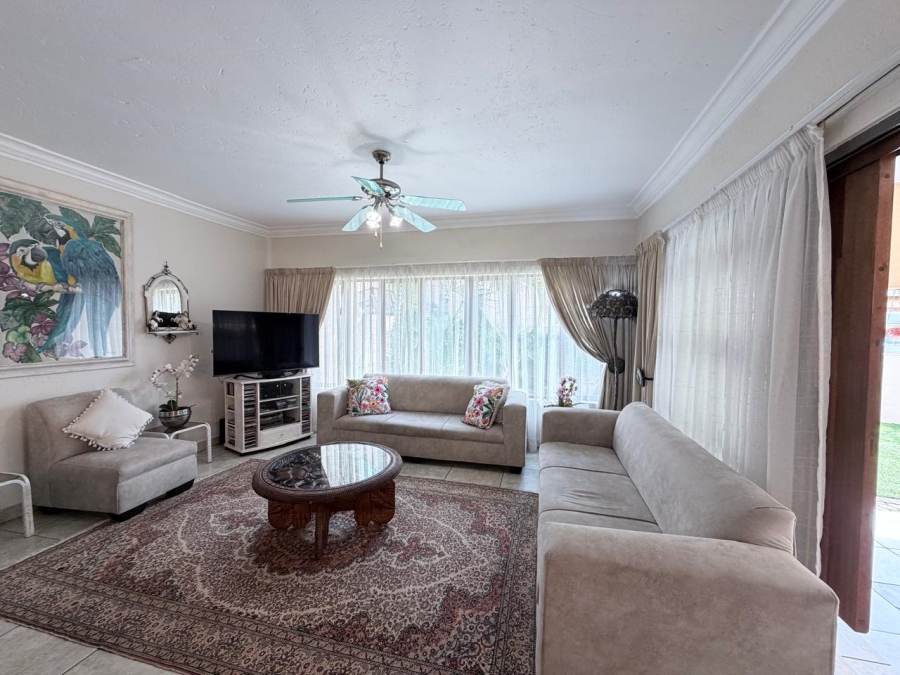 4 Bedroom Property for Sale in Featherbrooke Estate Gauteng