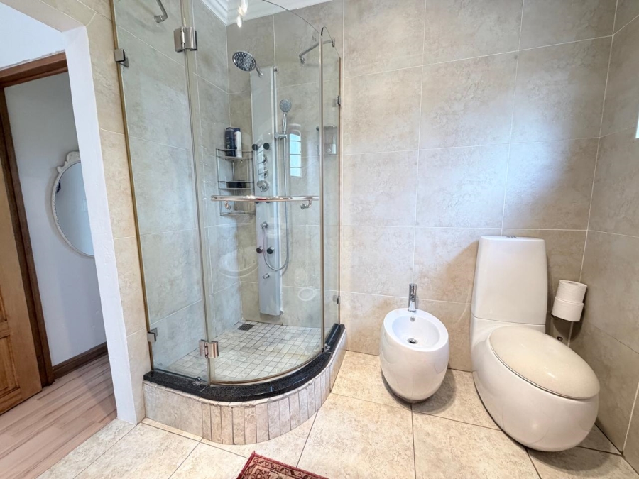 4 Bedroom Property for Sale in Featherbrooke Estate Gauteng