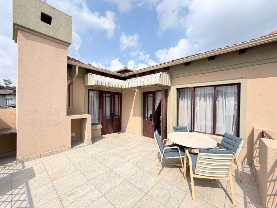 4 Bedroom Property for Sale in Featherbrooke Estate Gauteng