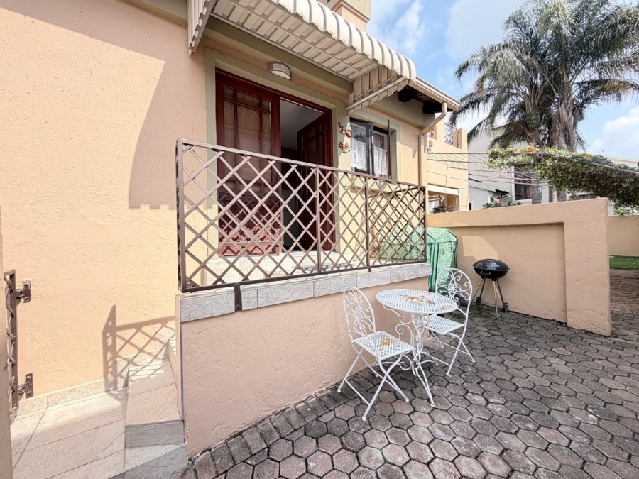 4 Bedroom Property for Sale in Featherbrooke Estate Gauteng