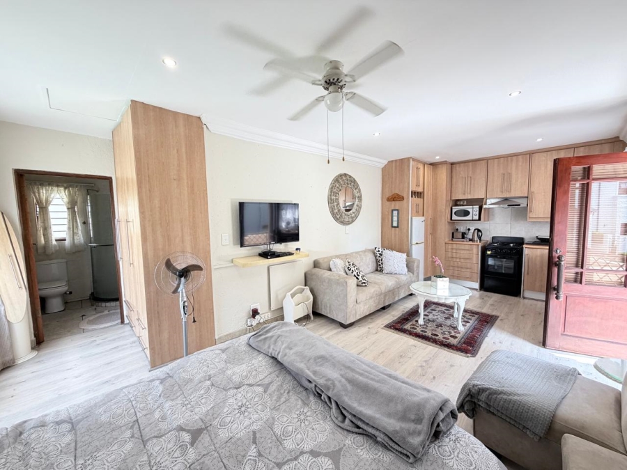 4 Bedroom Property for Sale in Featherbrooke Estate Gauteng